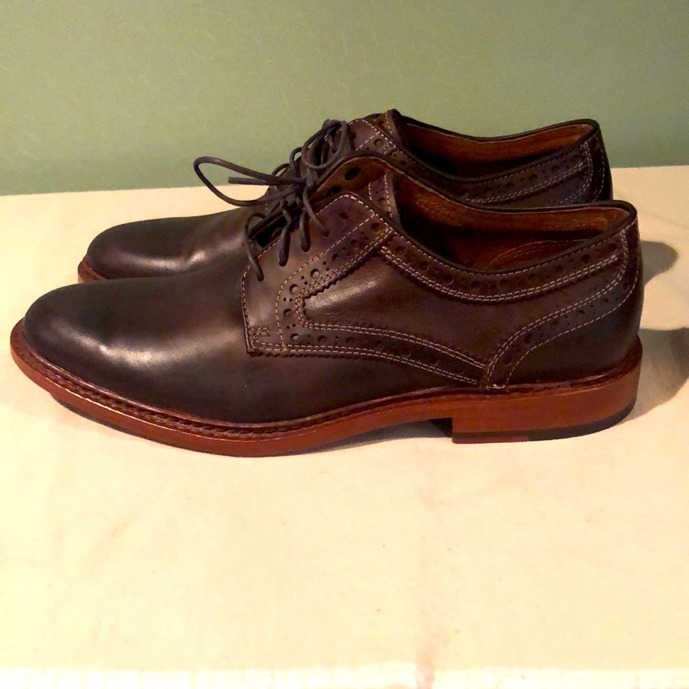 Johnston & Murphy, wingtips. *** 2 Pair. ****. One Brown, one Black.